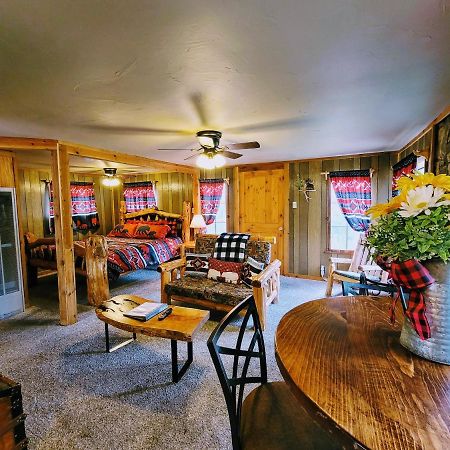 Готель Sierra Blanca Cabins Руідозо Екстер'єр фото