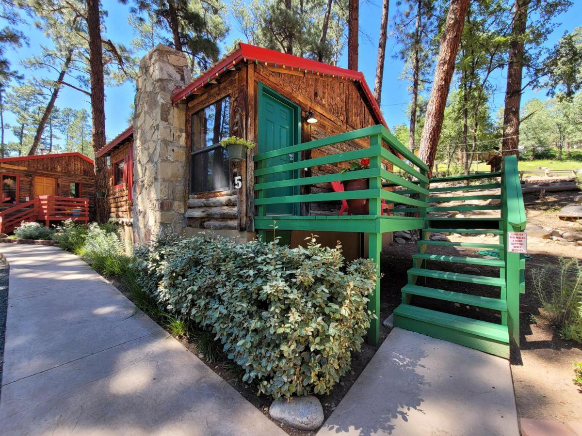 Готель Sierra Blanca Cabins Руідозо Екстер'єр фото