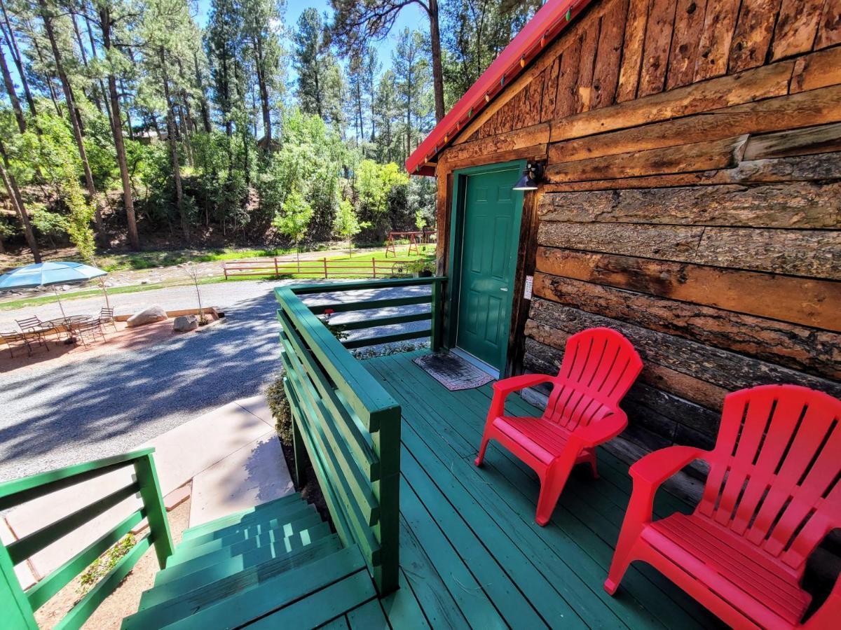 Готель Sierra Blanca Cabins Руідозо Екстер'єр фото